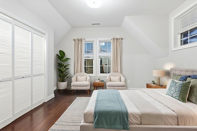 Building Photo - 318 Concord Ave