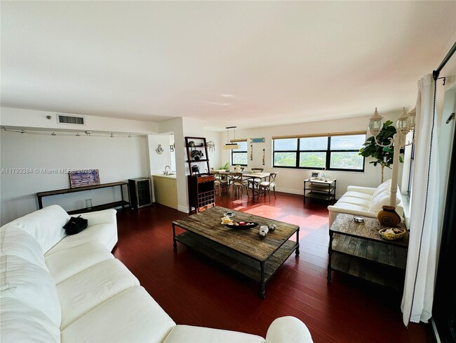 Building Photo - 1201 S Ocean Dr