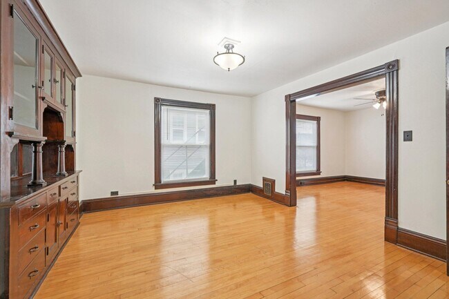 Building Photo - 1660 N Marshall St