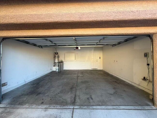 Building Photo - 2295 Tedesca Dr