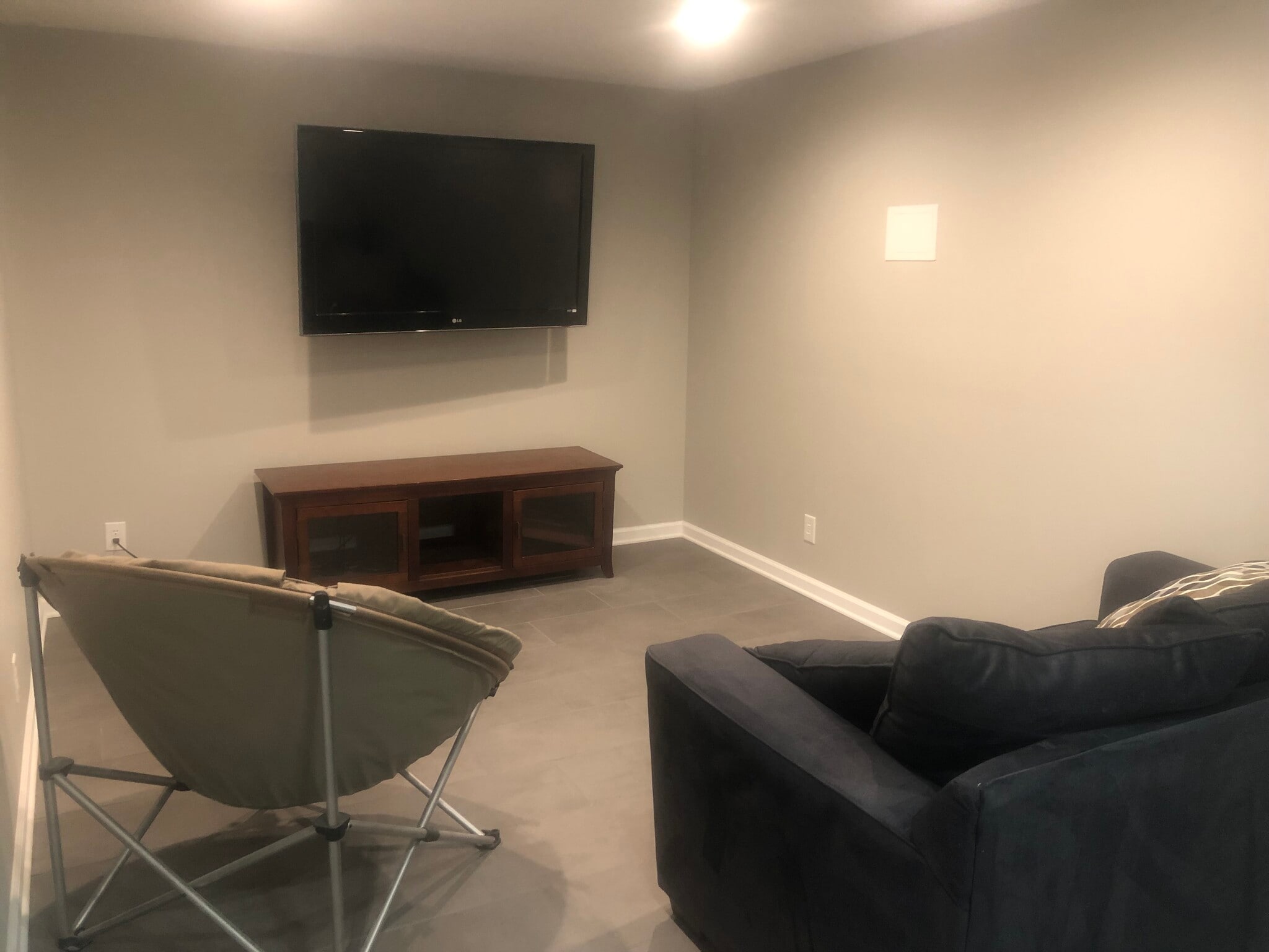 Family room pic #1 - 295 Castlewood Rd