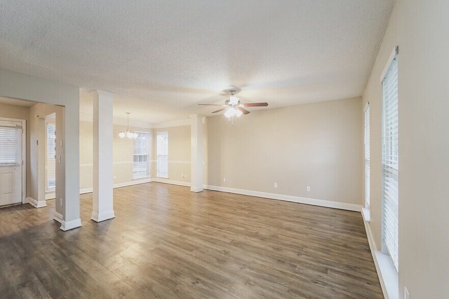 Building Photo - 5906 Prestwick Ln