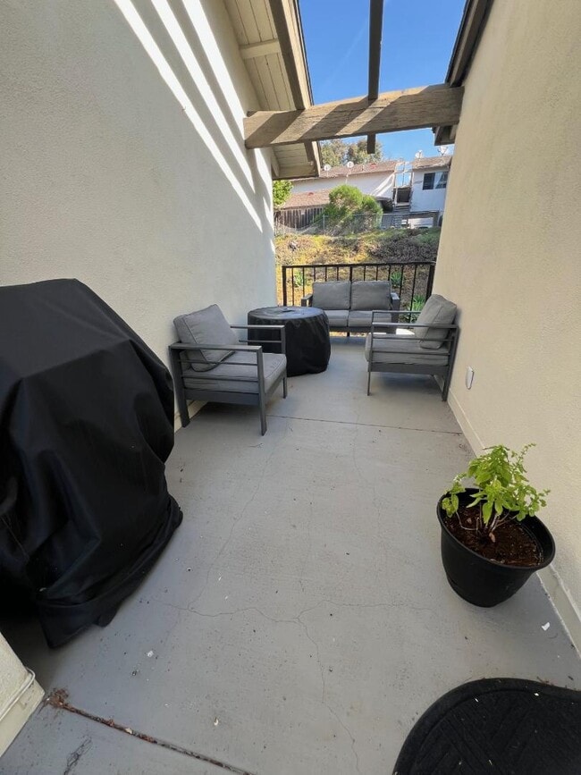 Building Photo - 2172 Via Sonora