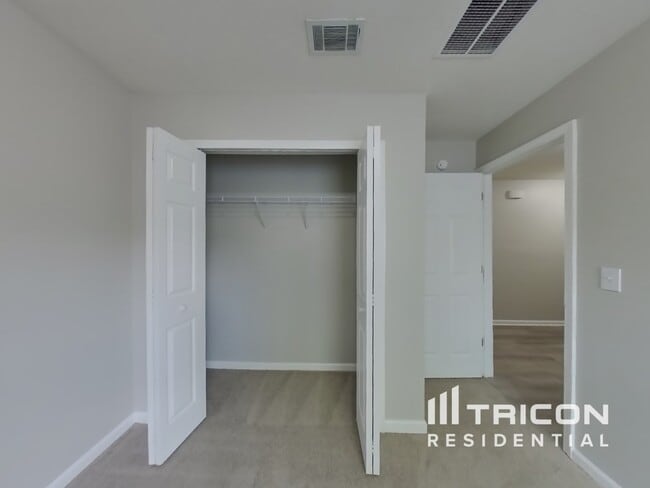 Building Photo - 12360 Anarania Dr