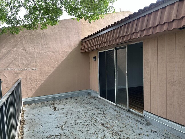 Building Photo - 8605 NW 35th Ct