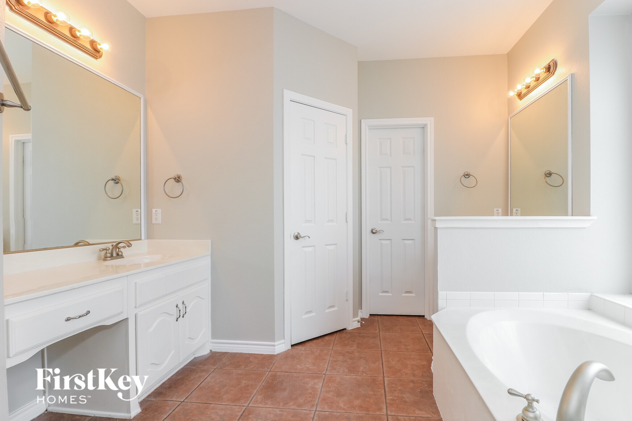 Building Photo - 5005 Portview Dr