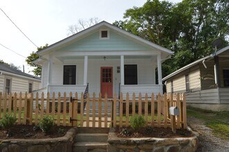 Building Photo - West Asheville Bungalow!