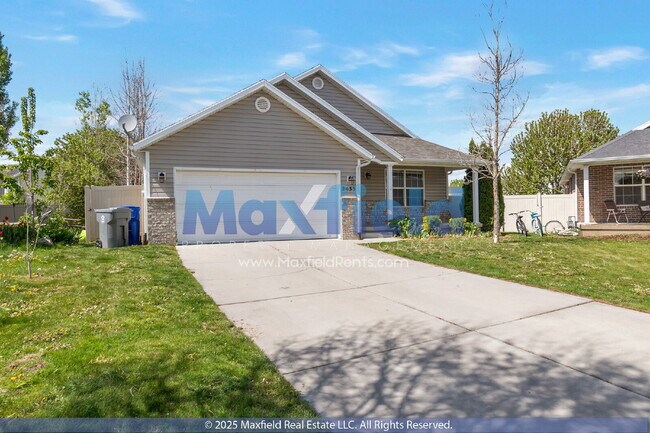 Building Photo - LEASE SPEICAL: $500 OFF!! Saratoga Springs - Harvest Hills - 5 Bedroom 3 Bath - Pet Friendly