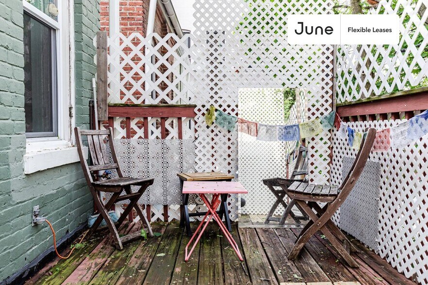 Building Photo - 1835 Mintwood Pl NW