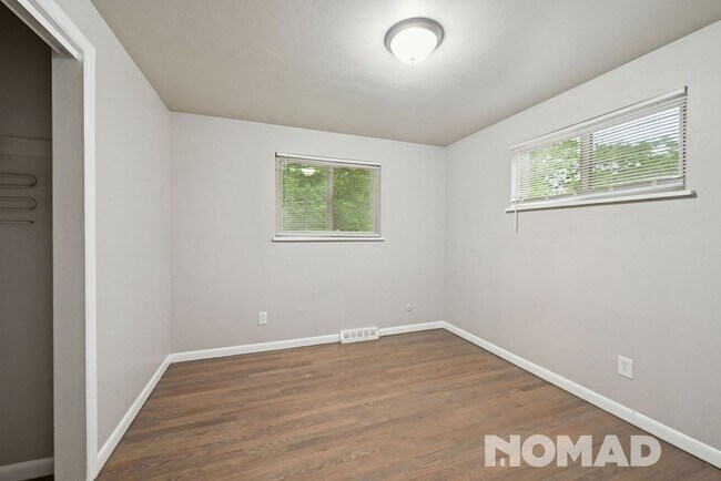 Building Photo - Spacious 5BR House in Aurora