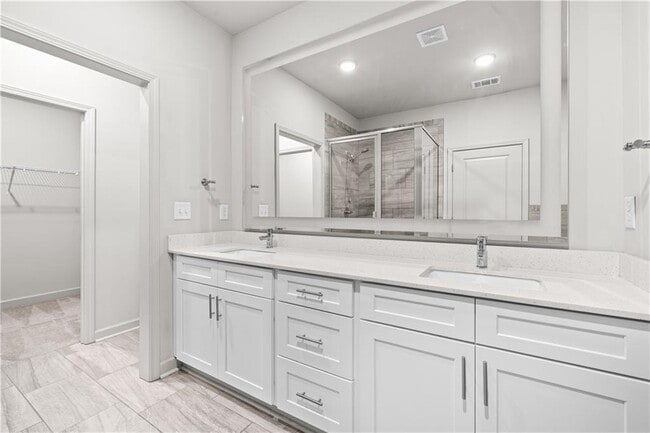 Building Photo - 170 Wren Dr