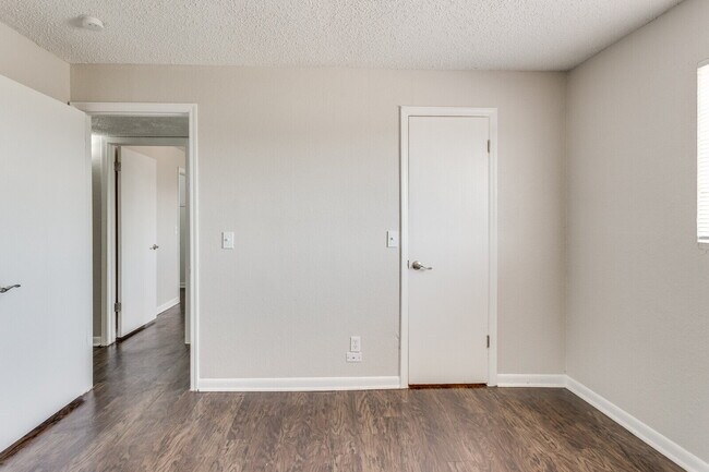 Building Photo - $699 - 2BR in Moore - $99 Move in Special! $0 Deposit!