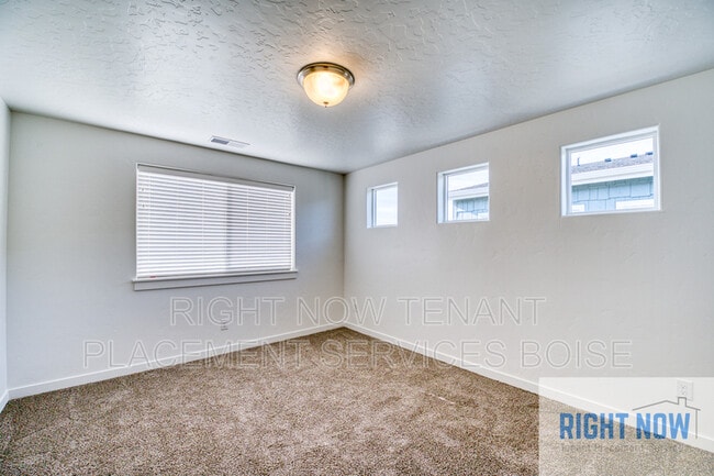 Building Photo - 5505 E Bollo St