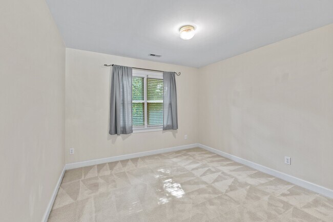Building Photo - 103 La Quinta Ct