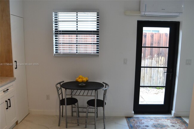 Building Photo - 3220 SW 93rd Pl