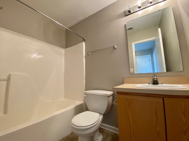 Building Photo - Welcome home to this stunning 3-bedroom, 2.5-bath residence in the desirable Meridian Place neigh...