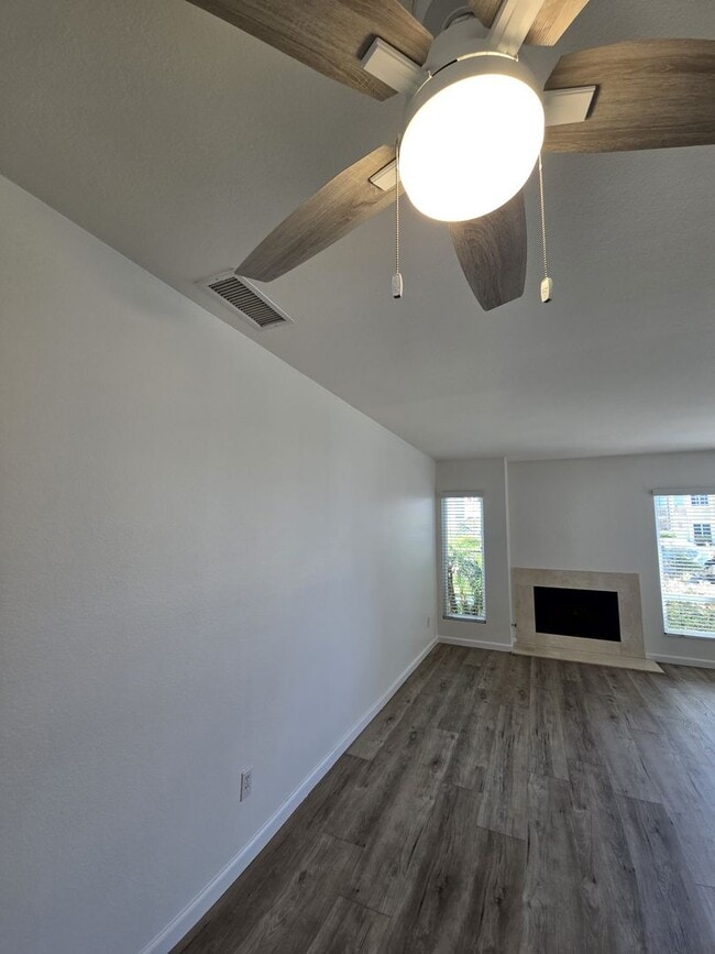 Building Photo - Coastal Living: 2-Bed, 1.5-Bath Townhome w...