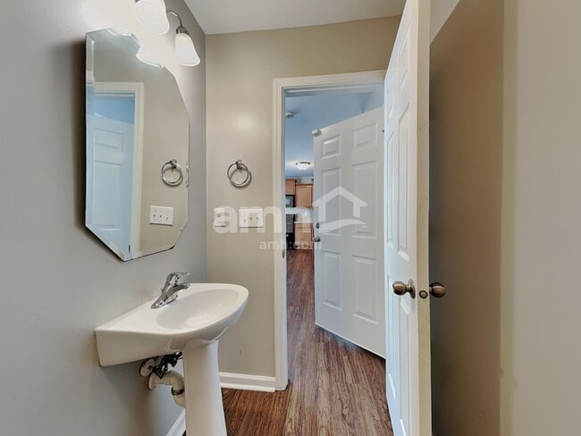 Building Photo - 15709 Lakepoint Forest Dr