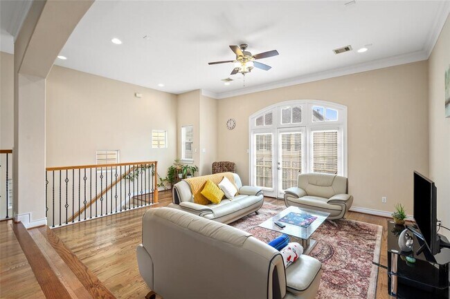 Building Photo - 9008 Bayview Cove Dr