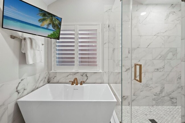 Building Photo - 11025 Upland Forest Dr