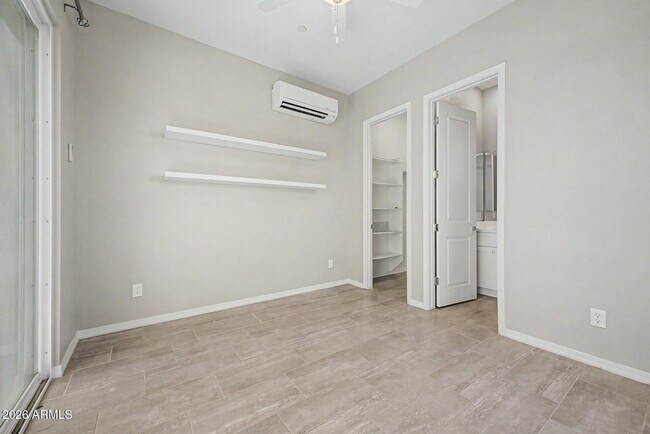 Building Photo - 291 E Markwood Dr