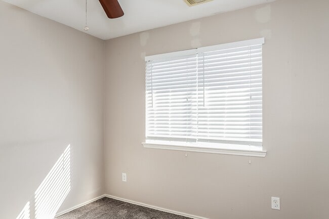 Building Photo - 2110 Nichole Woods Dr