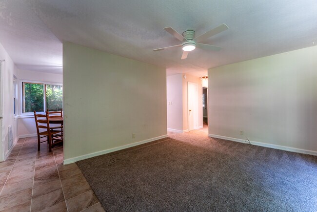 Building Photo - 503 Clement Rd