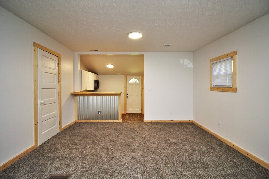 Building Photo - 4634 Southcrest Dr