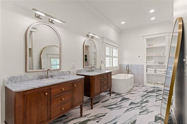 Building Photo - 50 Frederica Oaks Ln