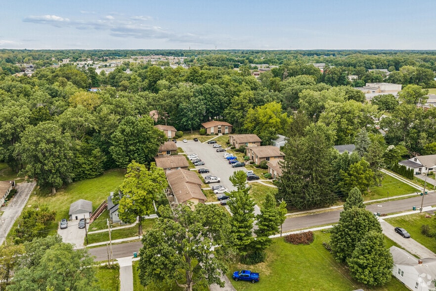 Community Context - Woodside Village Apartments