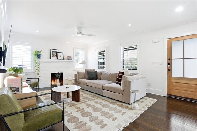 Building Photo - 496 Shannon Dr SW