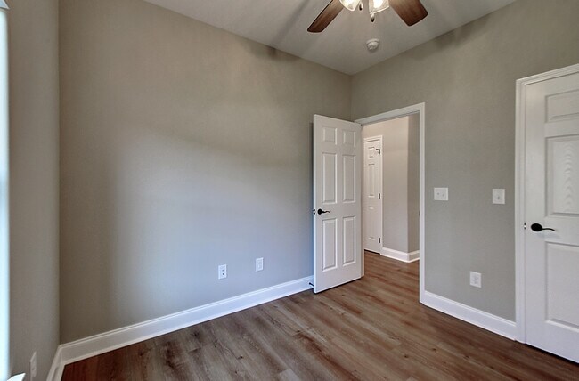 Building Photo - 2075 Haystack Cir