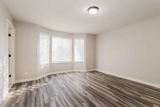 Building Photo - 6089 Van Gogh Cir