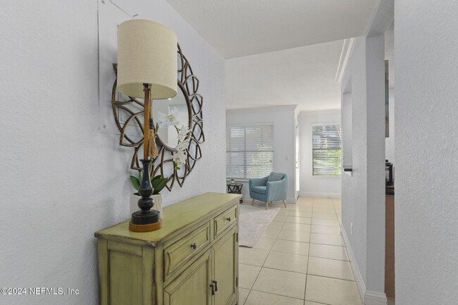 Building Photo - 858 Shoreline Cir