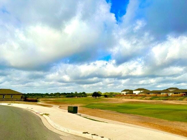 Building Photo - 425 Middle Green Loop