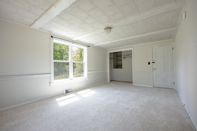 Building Photo - 442 Haley Rd