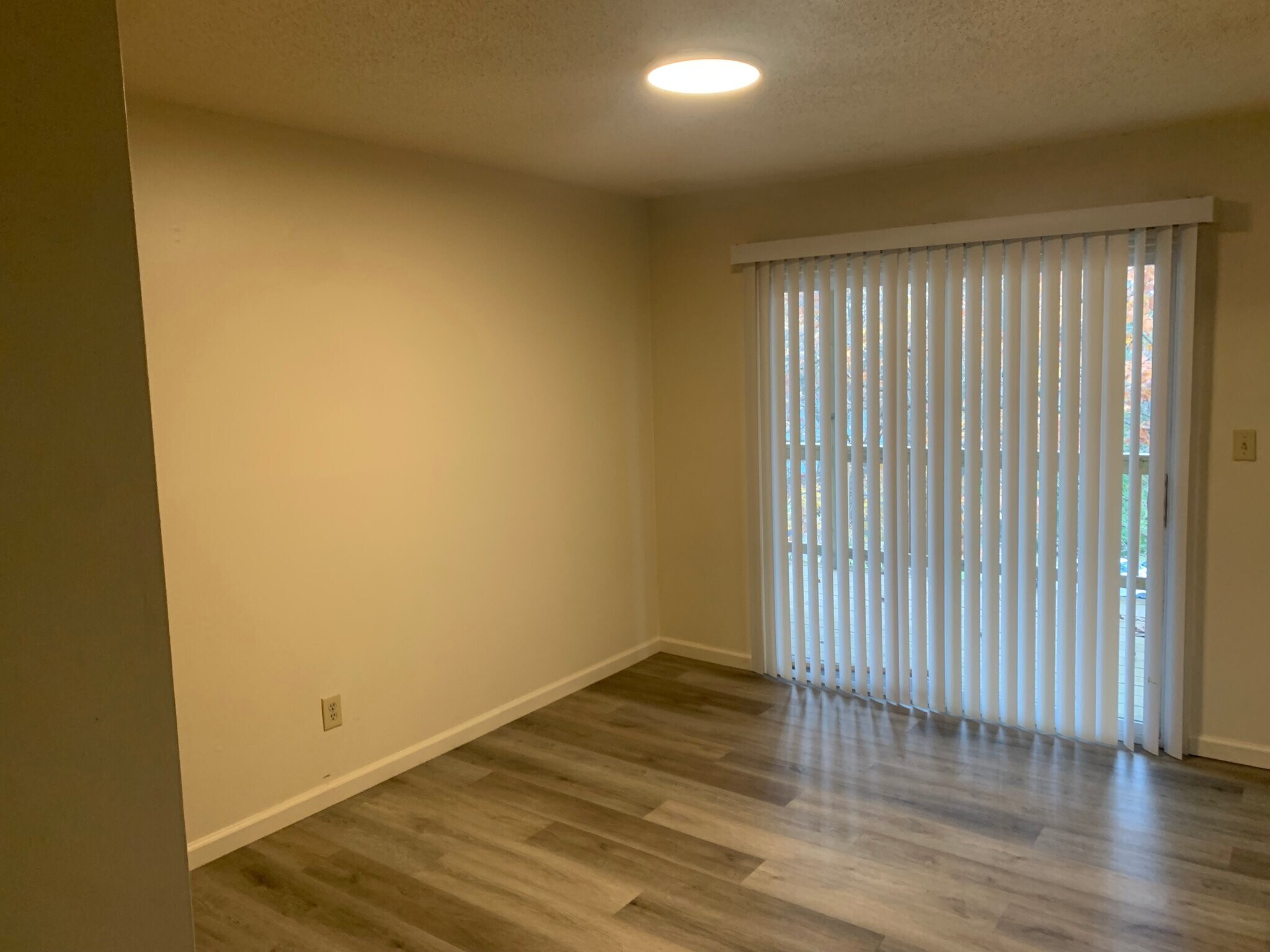 Building Photo - 2309 Southridge Dr