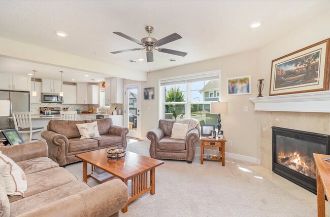 Building Photo - Luxury 3-Bed, 3-Bath Townhome in Prior Lake for $2,890/month!