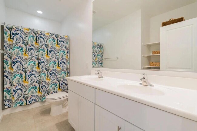 Building Photo - 2639 E Alida Trail