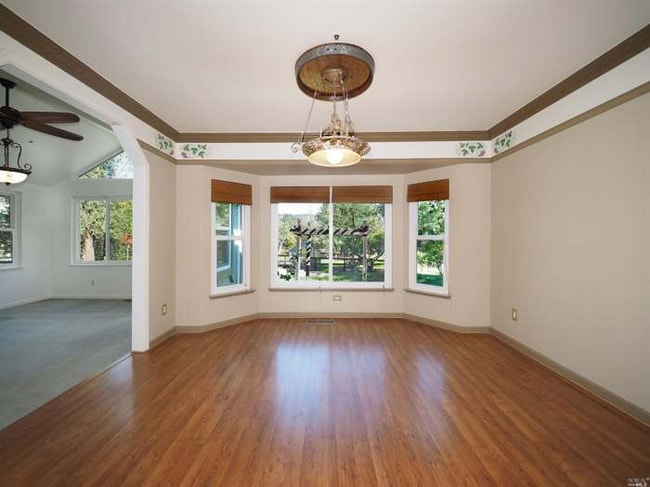 Building Photo - 123 Geyserville Ave