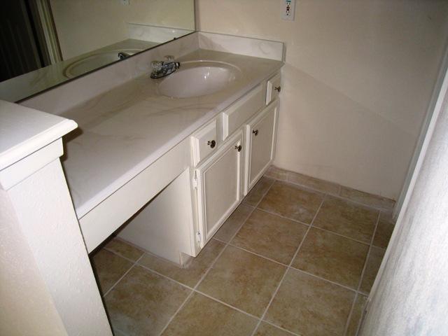 Building Photo - 327 Capehill Dr