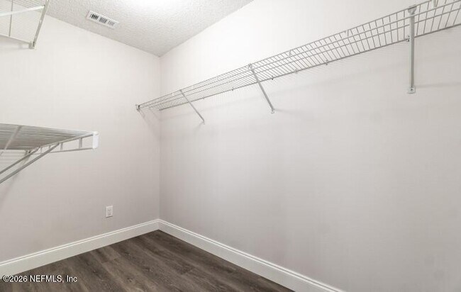 Building Photo - 557 Grand Parke Dr