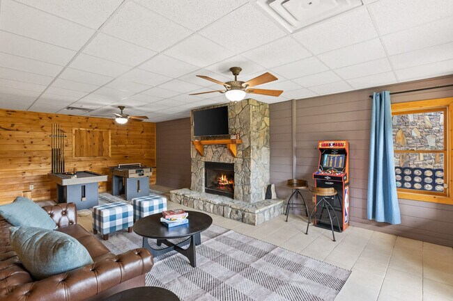 Building Photo - 181 Sugar Mountain Rd