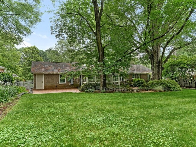 Building Photo - 421 Blairmore Dr