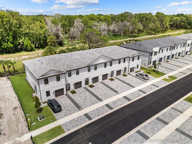 Building Photo - 4333 Efendi Dr