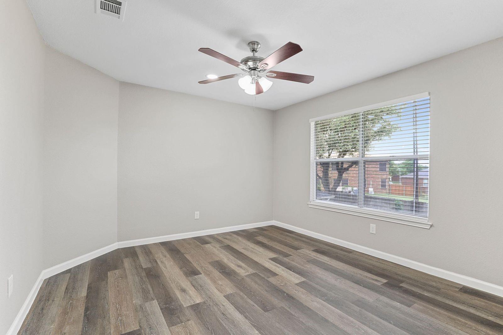 Building Photo - 4951 Garden Grove Rd