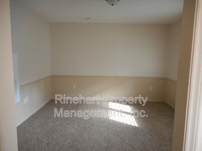 Building Photo - 830 Iredell St