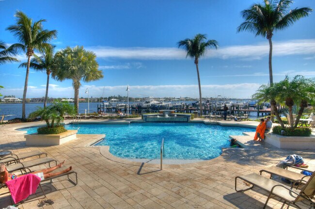 Building Photo - 157 Yacht Club Way