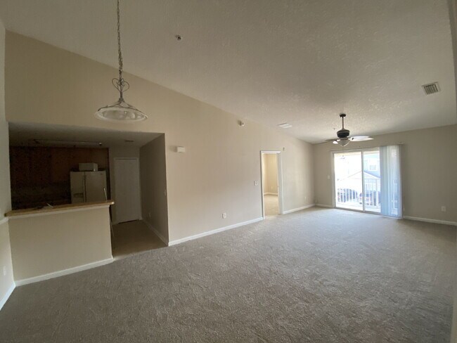 Building Photo - Beautifully Updated & Spacious 3BR/2BA Condo in a Secure Gated Community — Includes Cable, Intern...
