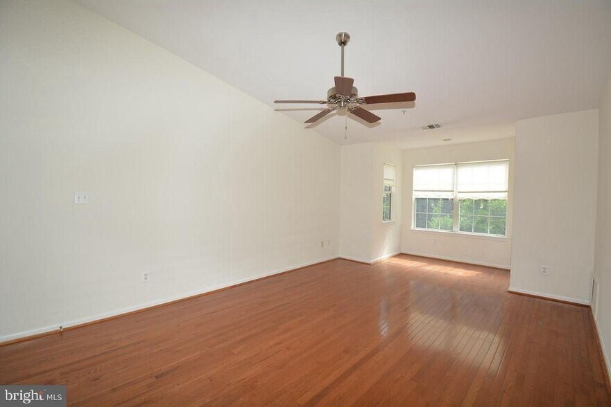 Building Photo - 4323 Runabout Ln